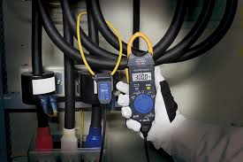 Hioki CM3289 True RMS Compact AC Clamp Meter with 1000A Current Measurement and 600V Voltage Capability